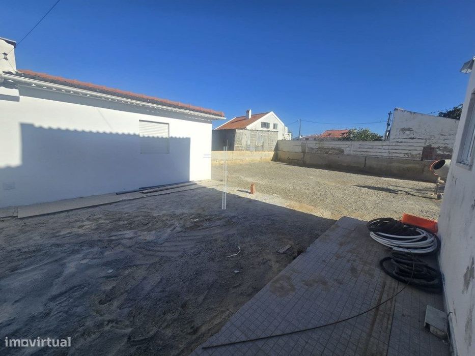 Moradia isolada T4 de arquitetura tradicional - Aroeira