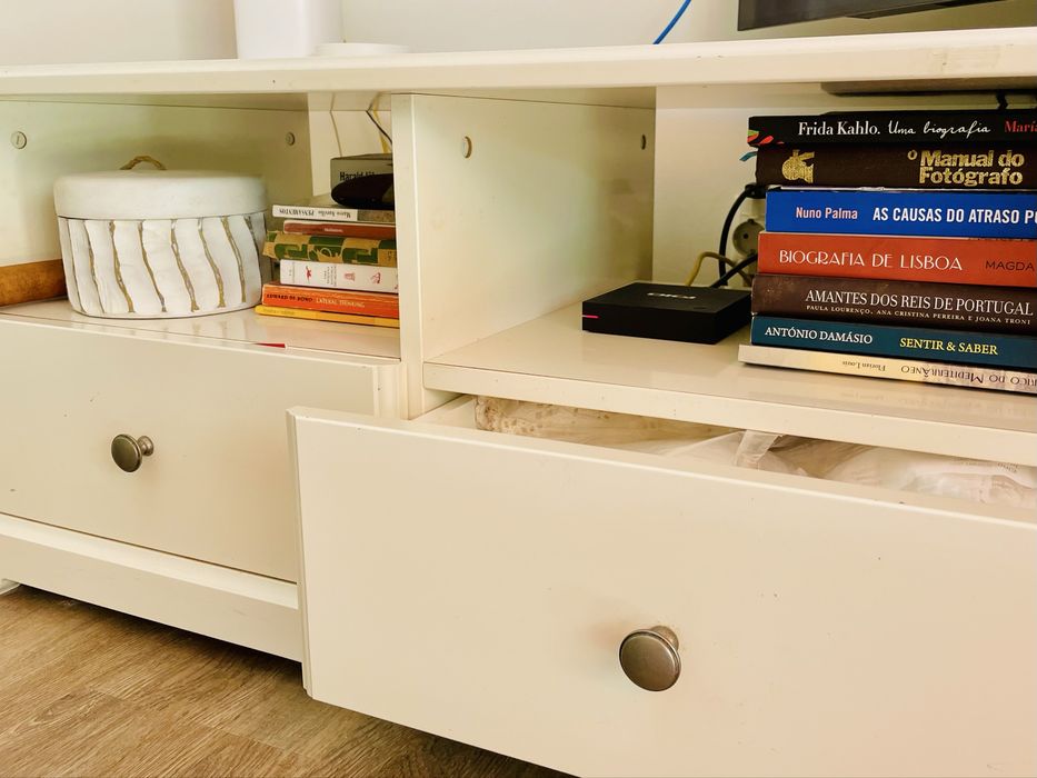 Móvel de TV IKEA Branco – 145x50x46 cm