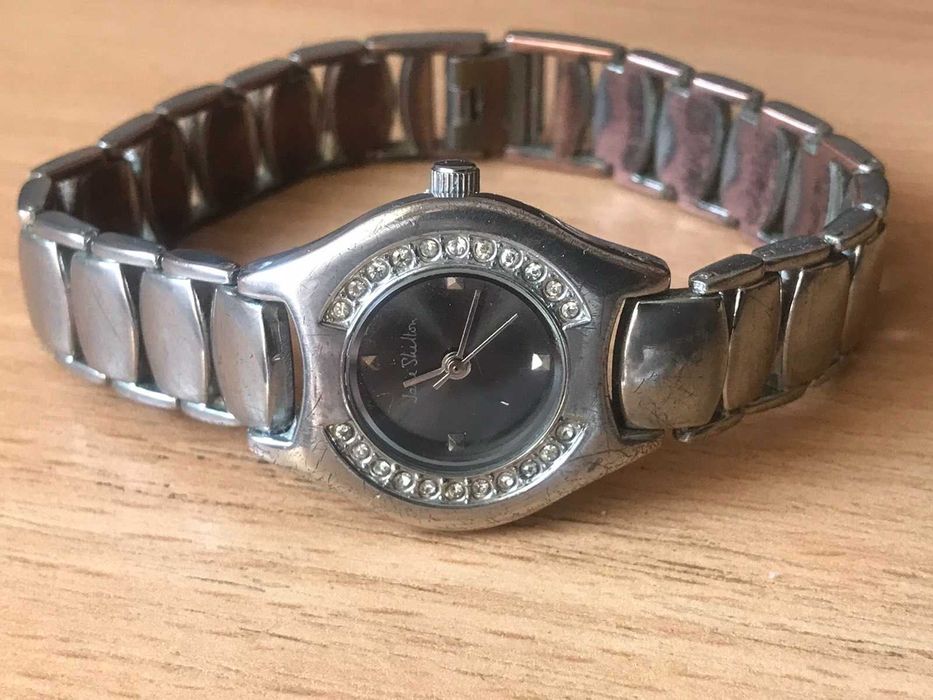 Наручные женские кварцевые часы