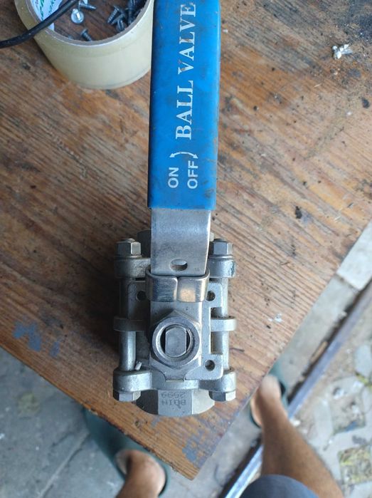 Sprzedam zawór kulowy 1 1/2 stał nierdzewna