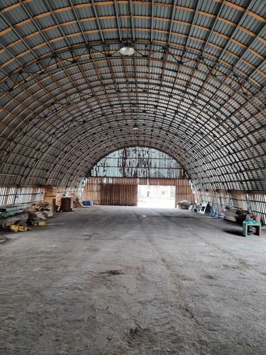 Промислова база з власною територією