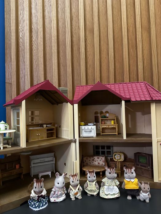 SYLVANIAN FAMILIES Будинок з меблями і тваринками