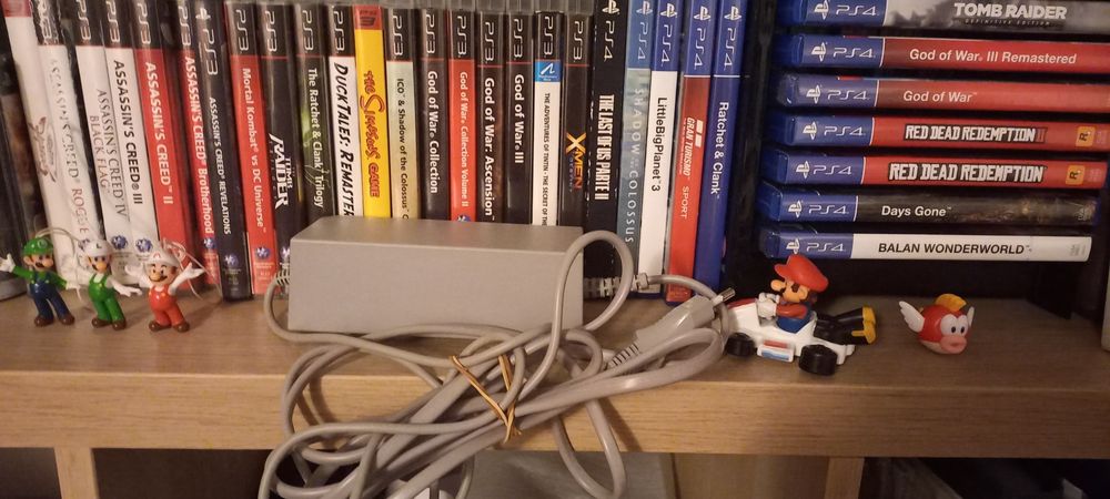 Cabo alimentação consola Wii oficial

- Cor cinza.

Irei colocar mais