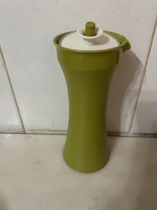 Tupperware Condiment Set445887399162685440