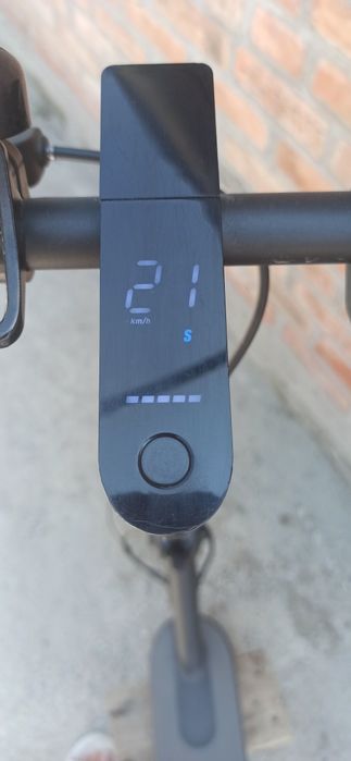 Електро самокат Xiaomi Essential
