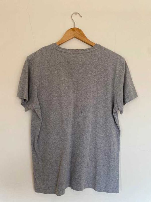 T-shirt Tommy Hilfiger cinzenta básica (M)