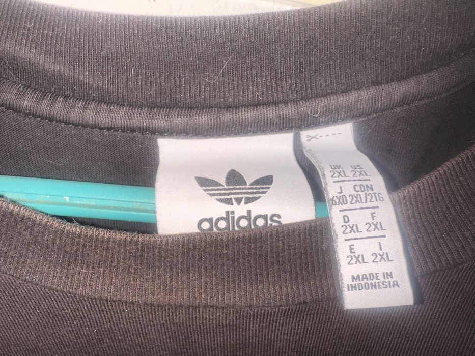 Tshir Adidas em bom estado