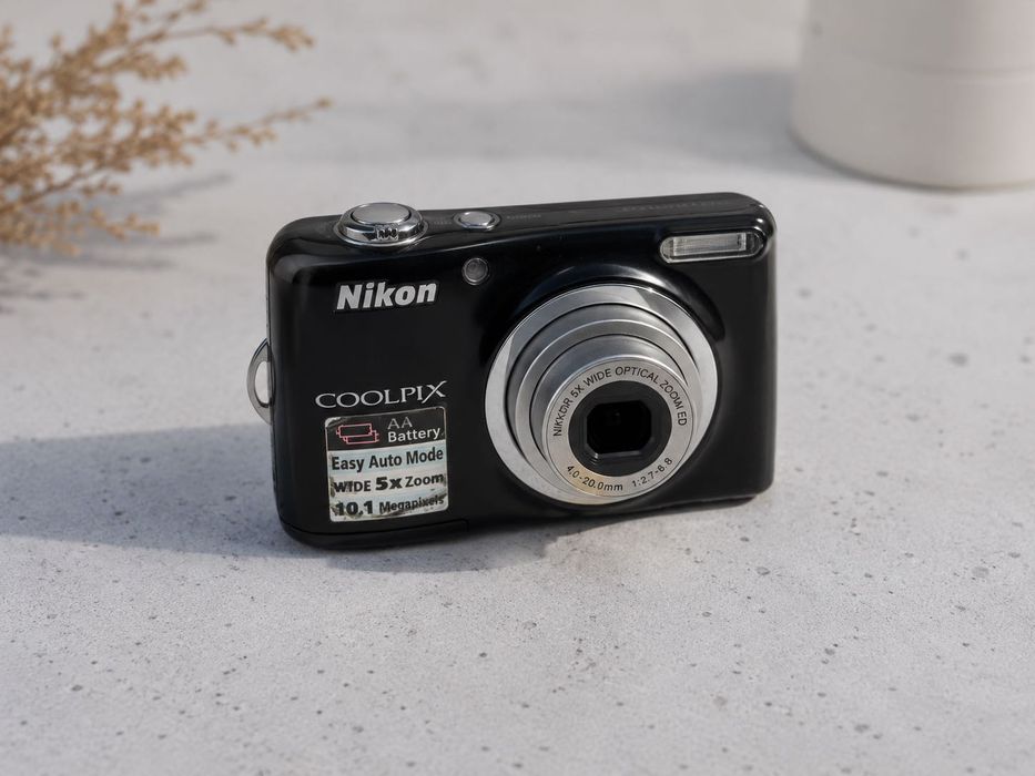 Nikon Coolpix L23 10.1MP 5x CCD Optical Zoom canon цифровий фотоапарат