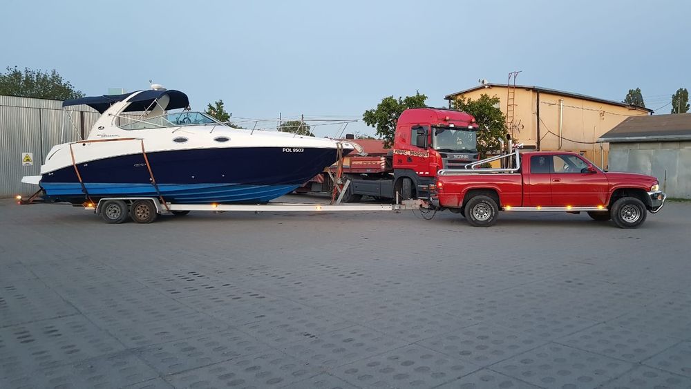 Transport łodzi , jachtów , samochód , maszyn