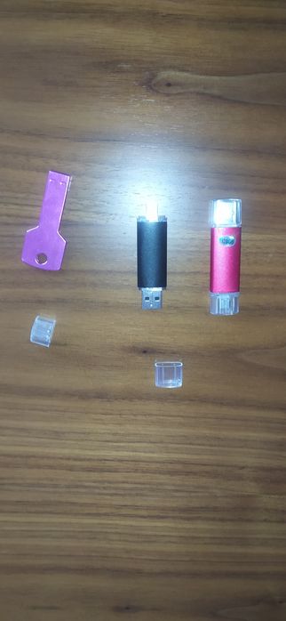 Three USB Drives: Two 128 GB with Dual Interfaces and One 32 GB64739229292930121