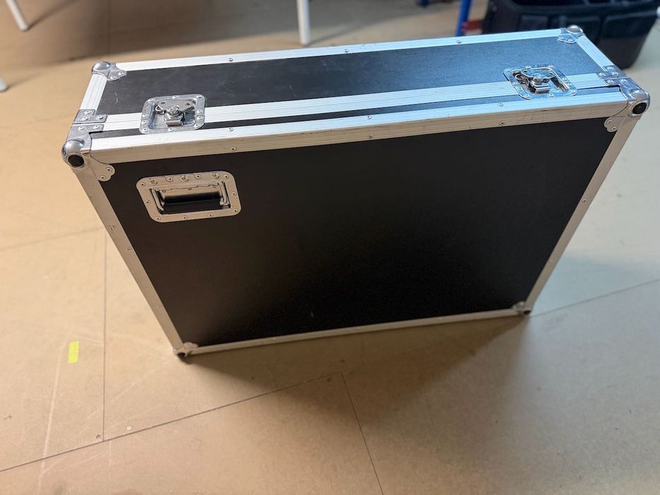 Behringer X32 + case