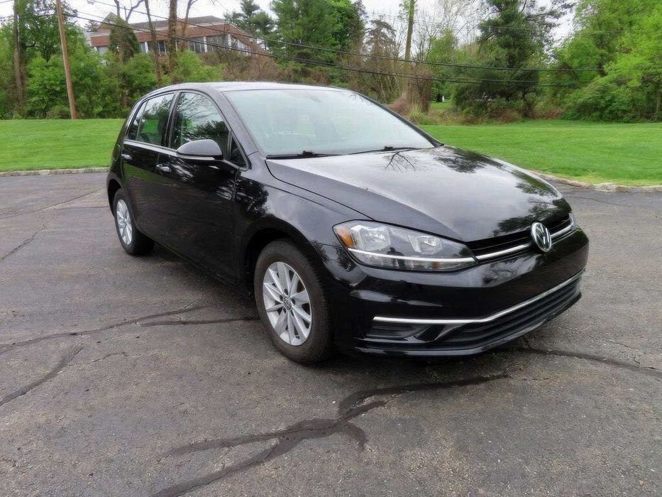 Volkswagen Golf      2019