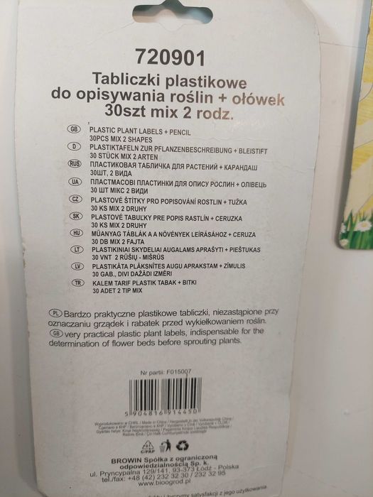 Ogród .Tabliczki do opisywania roślin