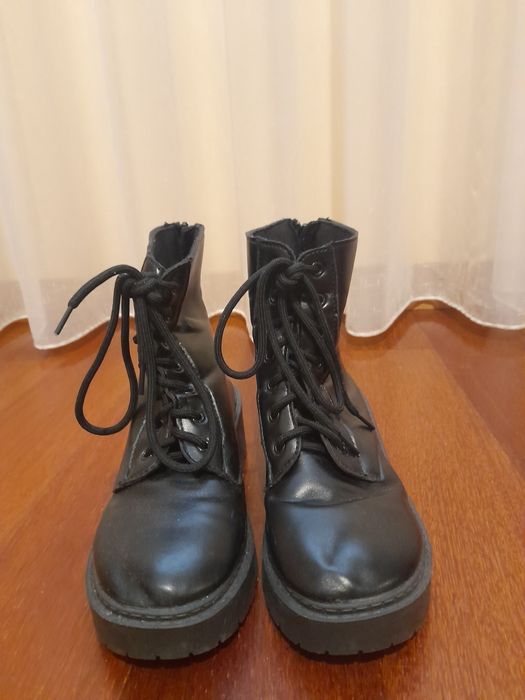 Botas Pretas Tornozelo