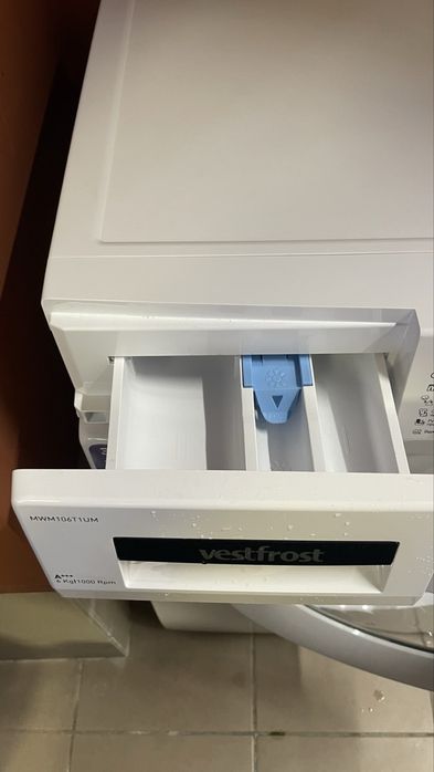 Продам пральну машинку Vestfrost 6кг