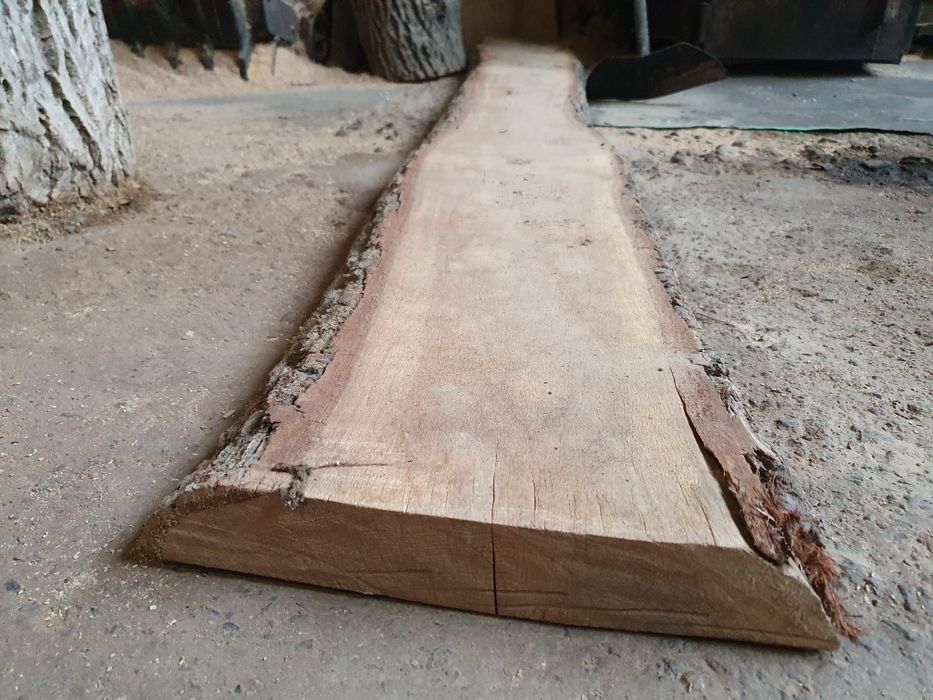 Дошка дубова необрізна 30мм та 50мм 1-3сорт 2,5м.  волога 12-14%.