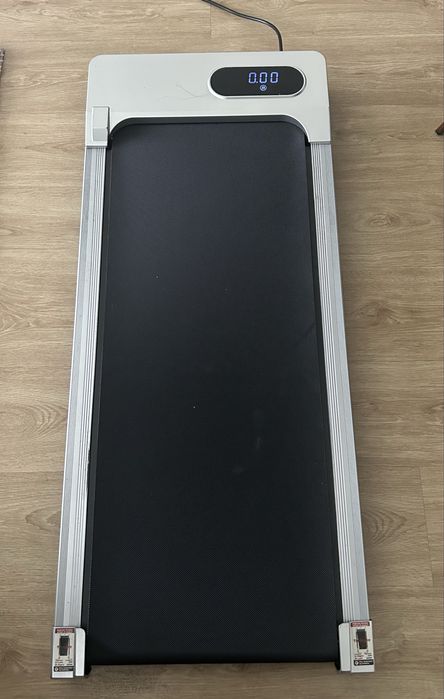 Treadmill444670543985397761
