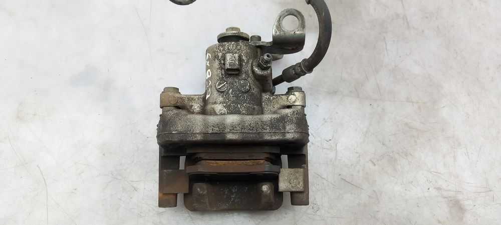 Pinça travão / maxila de travão trás esquerda VOLKSWAGEN Polo (AW1)
