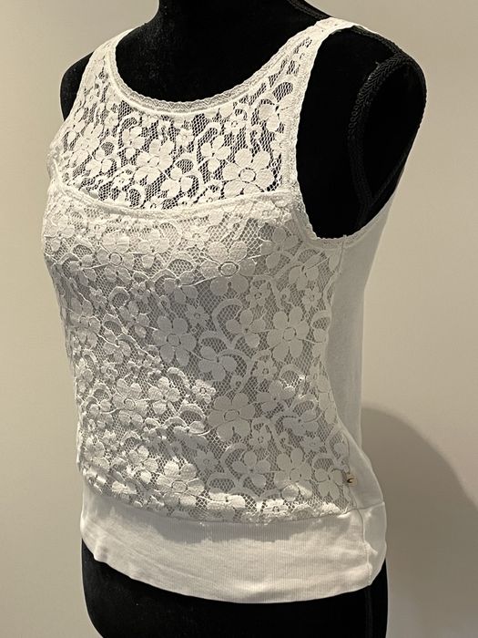 Top koronkowy na ramiączka Hollister