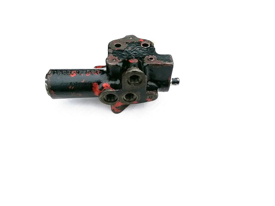 Zawór Massey Ferguson 9240