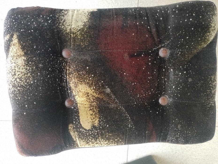 Pufa. Początek lat 90tych. Piękny stan kolor brązowy. Schowek.