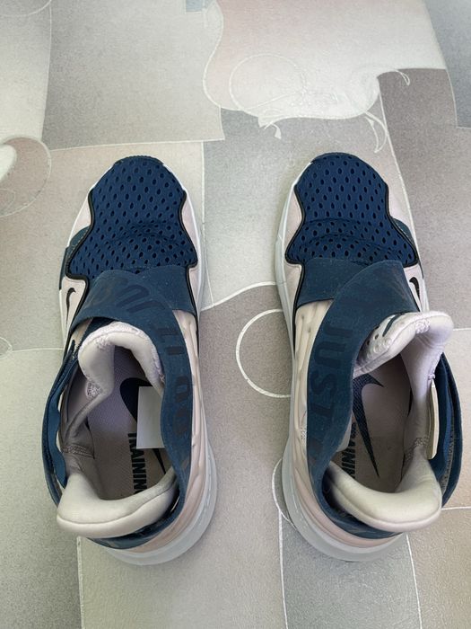 Кроссовки Nike женские