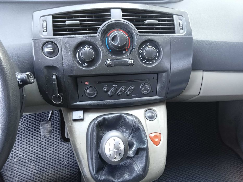 Мінівен Renault Scenic II 1.6 ГАЗ – БЕНЗИН 2005 року