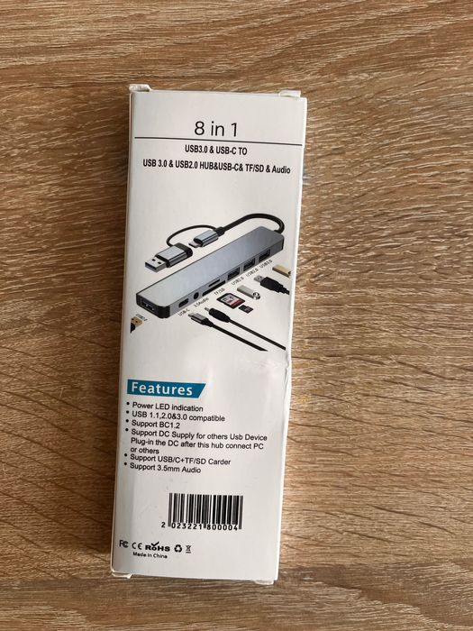 USB-хаб 8-в-1 з USB 3.0, Type-C, SD/TF та 3.5мм аудіо