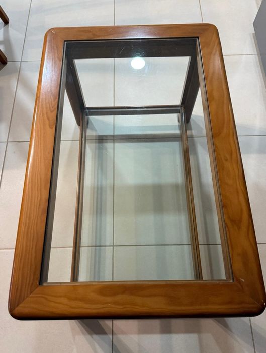 Mesa de centro de sala, em madeira cerejeira