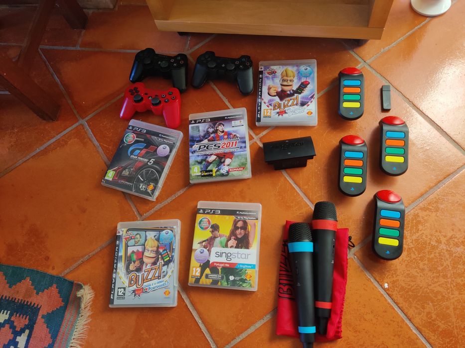 PlayStation 3 + Controllers + Games64552382286851121