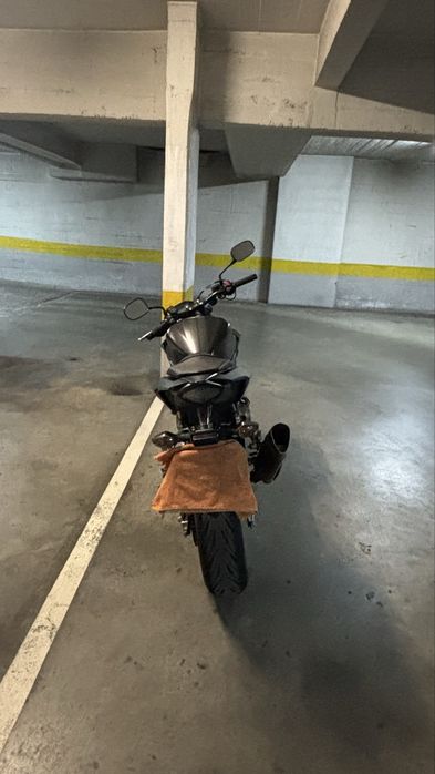 Honda cb500f.
