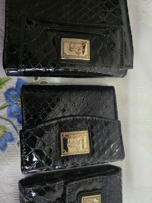 Carteiras da cavalinho usadas duas ou três vezes