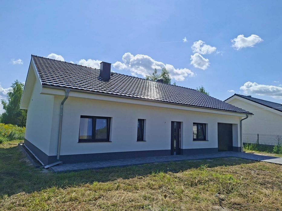 Piękny nowoczesny dom w cichej okolicy