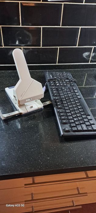 Stapler + Keyboard431510846041630721