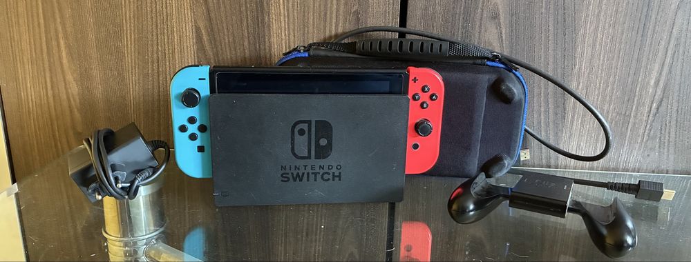Nintendo Switch V2 32GB + Karta 256GB