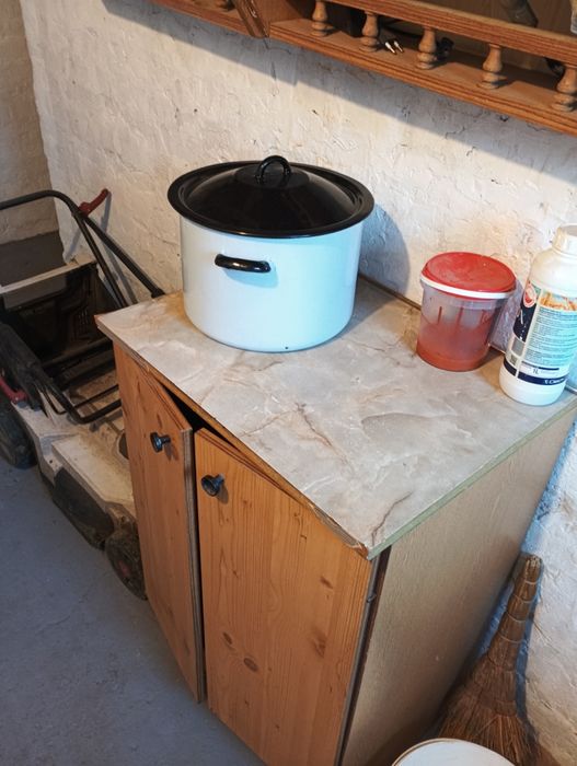 Szafka wisząca na wszystko