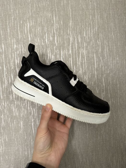 Кросівки схожі на Nike air force black. 37 розмір