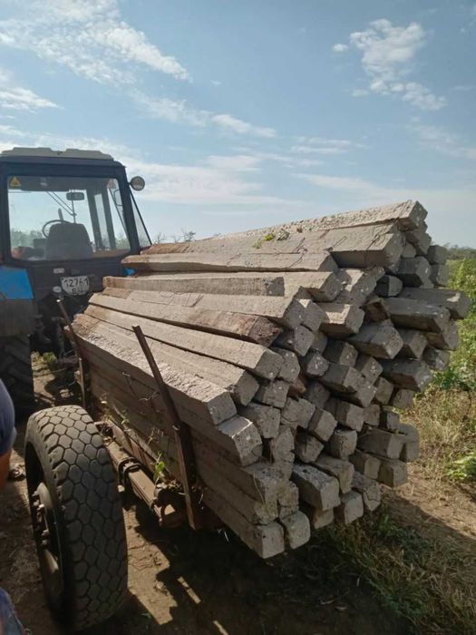 Стовпчики для сітки рабиця та козачка, стовпи, столбики, столбы.