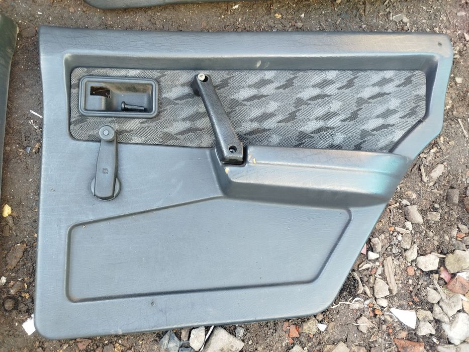 Дверные карты ваз 2109-21099 в хорошем состоянии