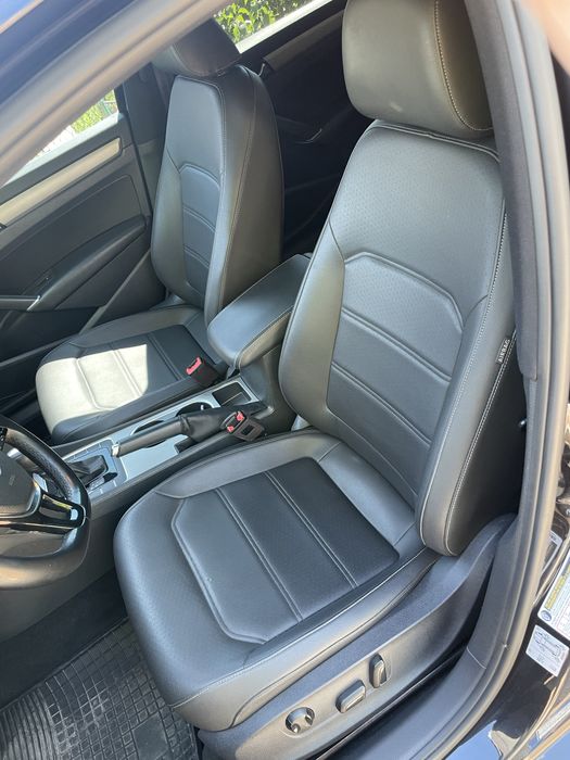VW passat 2020року