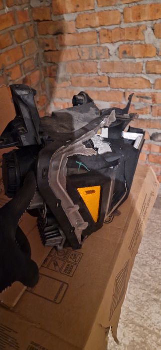 Фара права Kia Niro EV (електричка) — На запчастини / Донор