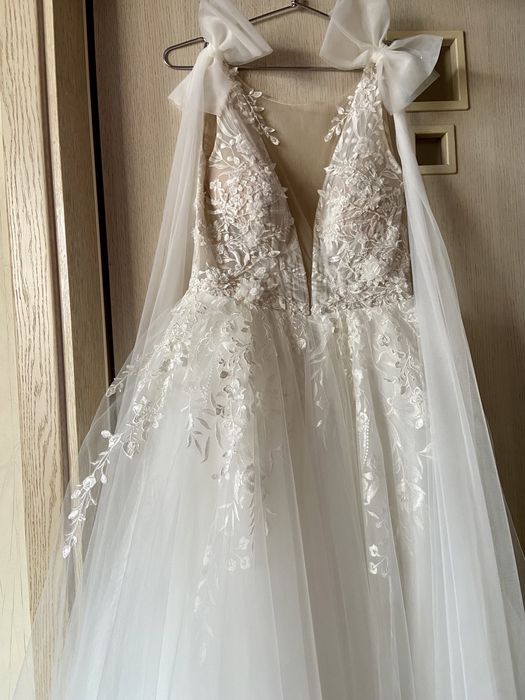 Нова весільна сукня