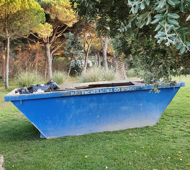 CONTENTORES para entulho de obras resíduos industriais e jardinagem