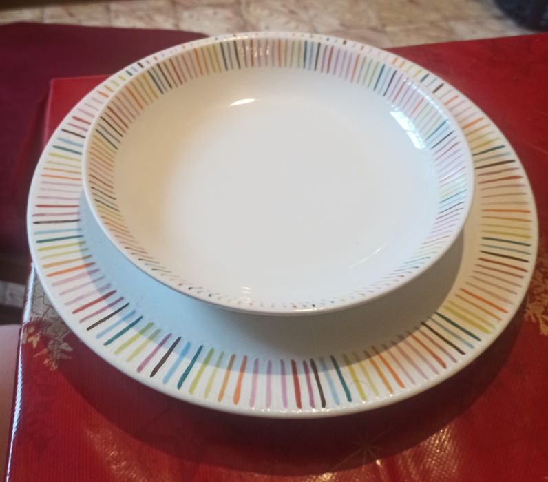 Conjunto de pratos para 6 pessoas