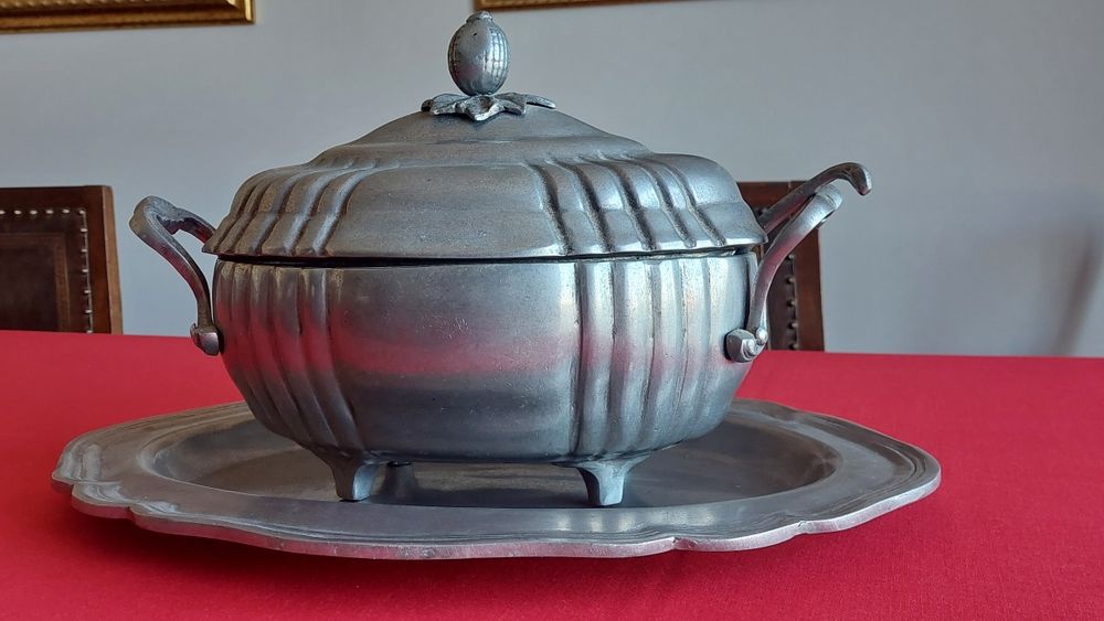 Conjunto de Terrina + Bandeja + Concha em estanho