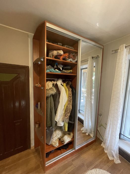 Шафа-купе з дзеркалом