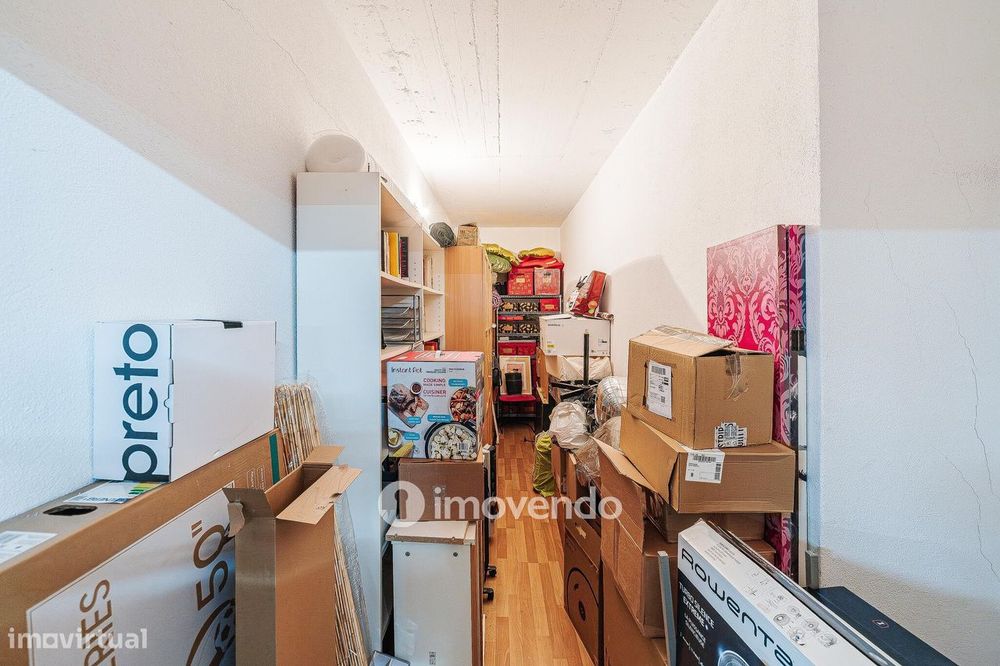 Apartamento T3 com estacionamento, no Condomínio Jardim da Lomba