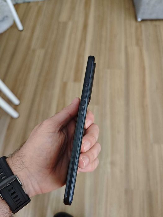Poco F5 Pro Black 256GB / 12GB RAM – Como Novo (Com Caixa)