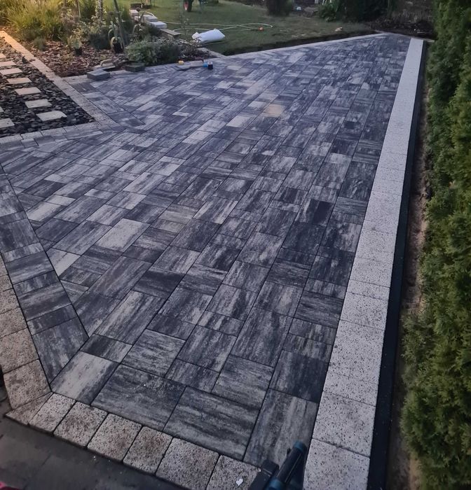 Układanie kostki brukowej