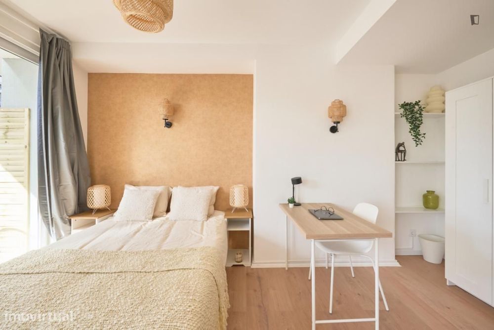 Quarto - localizado em Lapa Lisbon